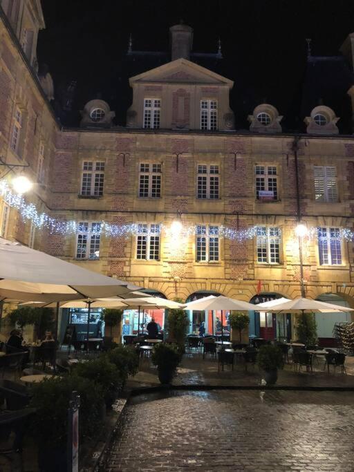 Suites Mana - Matahina Avec Vue Superbe Sur La Place Ducale Et Parking Prive Inclus Charleville-Mézières Εξωτερικό φωτογραφία