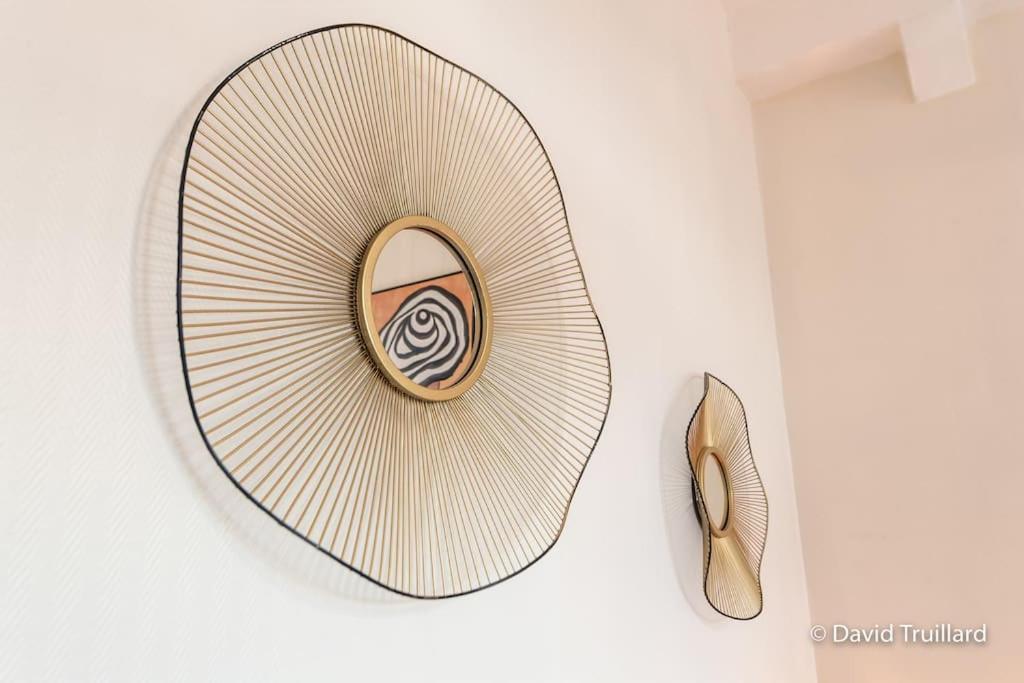 Suites Mana - Matahina Avec Vue Superbe Sur La Place Ducale Et Parking Prive Inclus Charleville-Mézières Εξωτερικό φωτογραφία