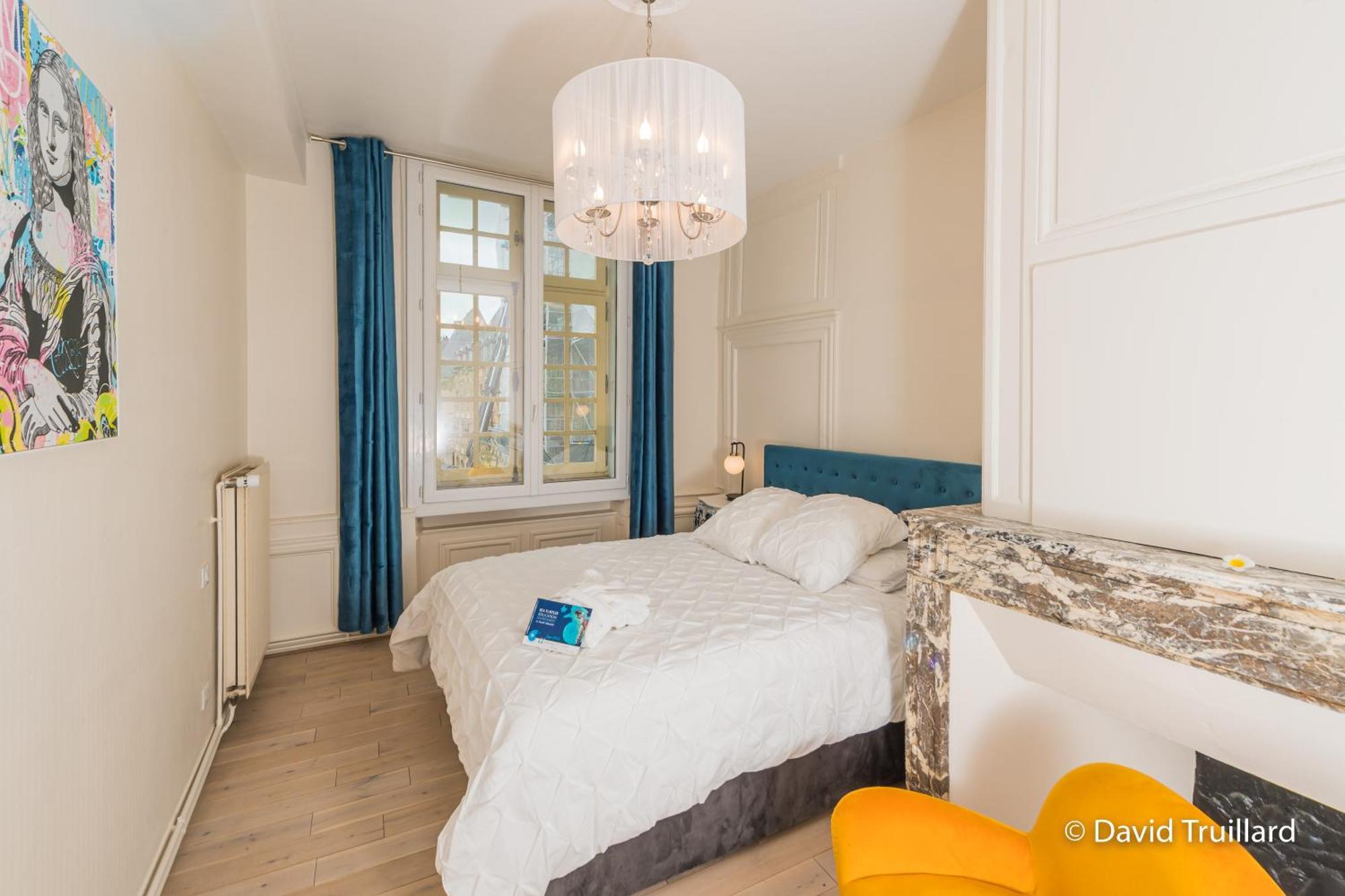 Suites Mana - Matahina Avec Vue Superbe Sur La Place Ducale Et Parking Prive Inclus Charleville-Mézières Εξωτερικό φωτογραφία
