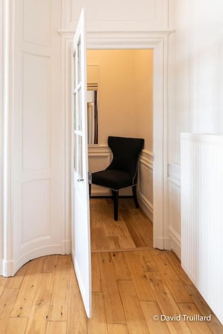Suites Mana - Matahina Avec Vue Superbe Sur La Place Ducale Et Parking Prive Inclus Charleville-Mézières Εξωτερικό φωτογραφία