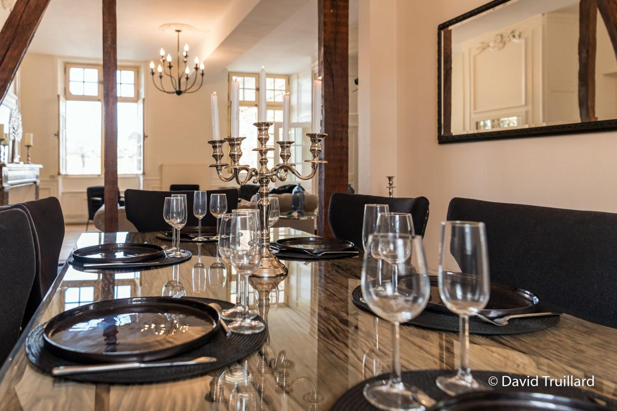 Suites Mana - Matahina Avec Vue Superbe Sur La Place Ducale Et Parking Prive Inclus Charleville-Mézières Εξωτερικό φωτογραφία
