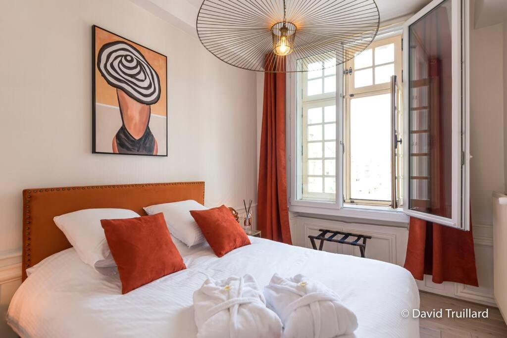 Suites Mana - Matahina Avec Vue Superbe Sur La Place Ducale Et Parking Prive Inclus Charleville-Mézières Εξωτερικό φωτογραφία