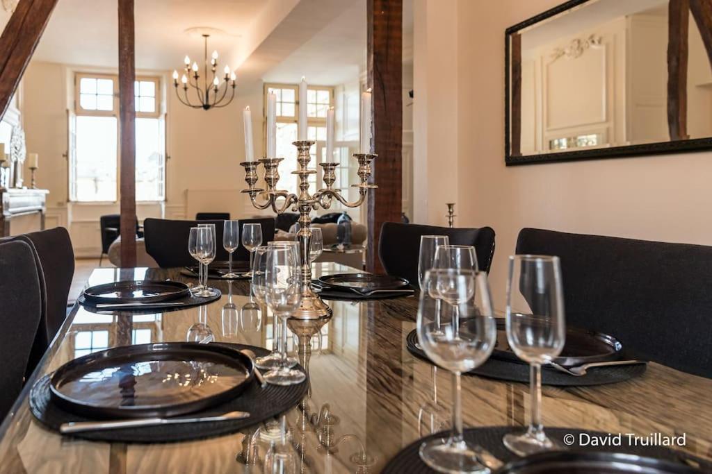 Suites Mana - Matahina Avec Vue Superbe Sur La Place Ducale Et Parking Prive Inclus Charleville-Mézières Εξωτερικό φωτογραφία